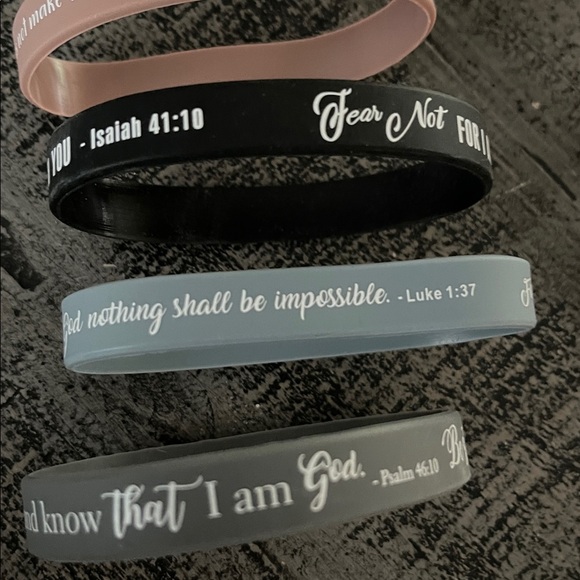 Religious Inspirational Silicone Bracelets Set of 6 bands - Picture 3 of 3